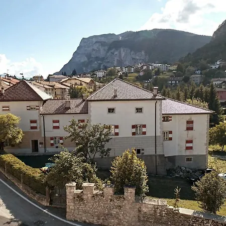 Castello Fai Apartment *